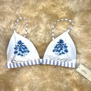 NWT Gilly Hicks Bikini Top